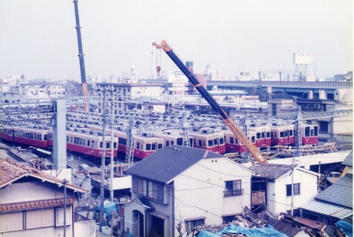 震災で壊滅した石屋川（新在家）車庫－酒井福三さん提供－