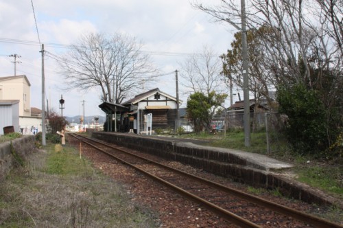 ��磨下里駅