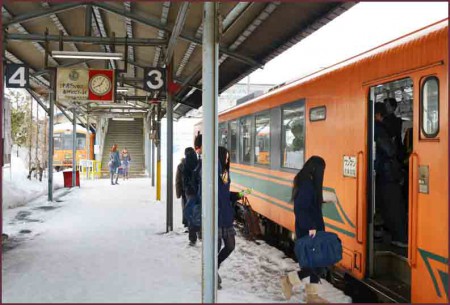 08_津軽鉄道_五所川原発車前2