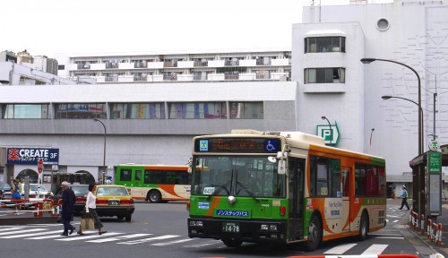 25-6-1西新井都バス発車