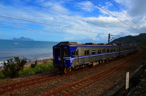 大里付近を普通電車がゆく