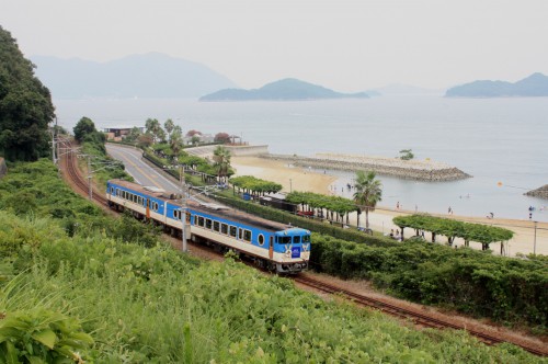 須波・安芸幸崎間を行く下り回送列車