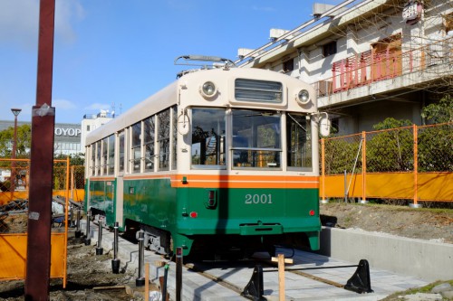 西側の梅小路公園正門にあります。