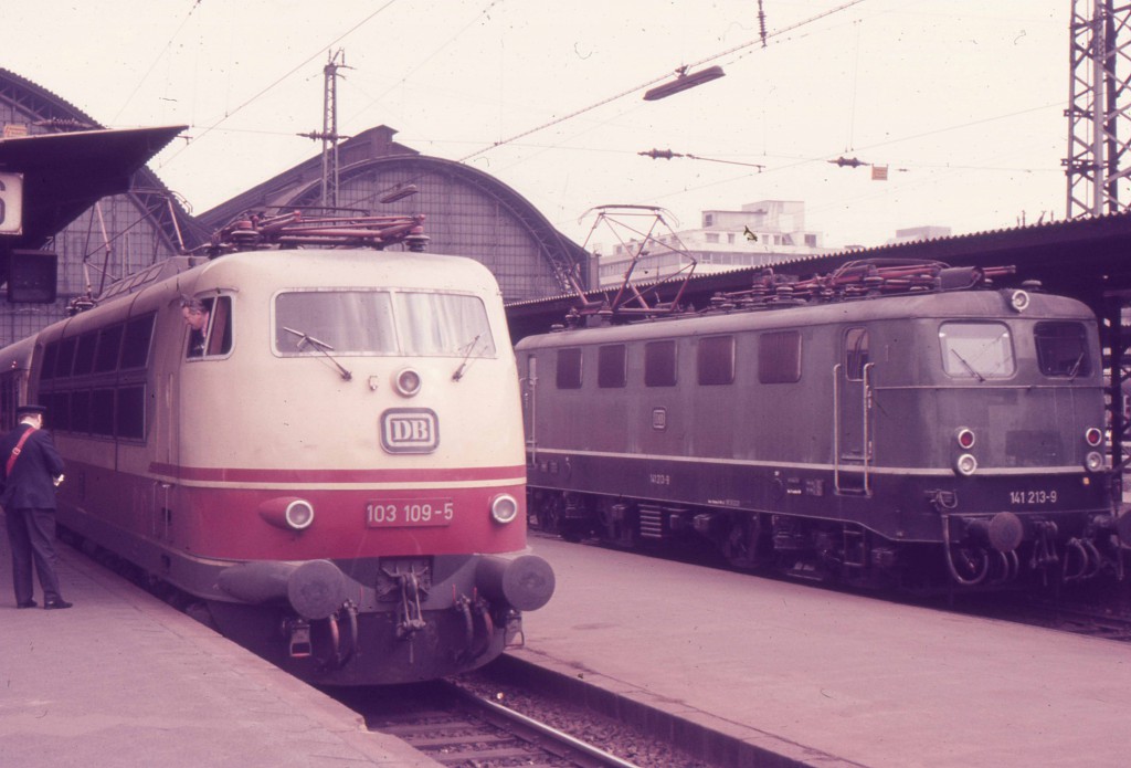 1973.3.18フランクフルト中央駅の103型