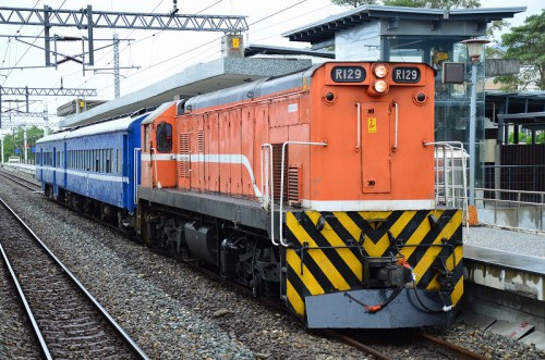 普快４６８１次関山駅停車