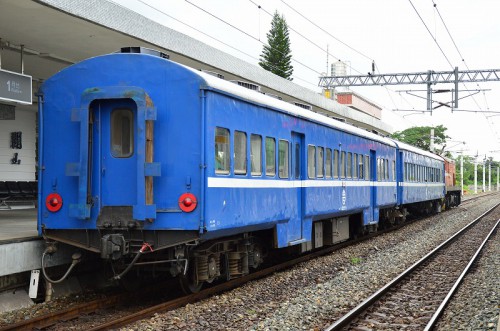 普快４６８１次関山駅停車