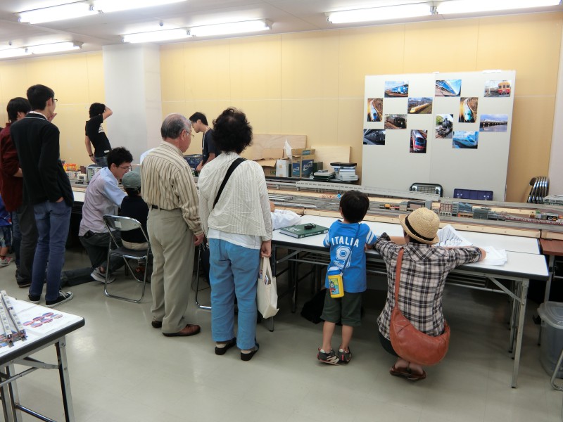 ↑イベント開始30分後の風景。時間が経つにつれ、お客様が増えてきた。