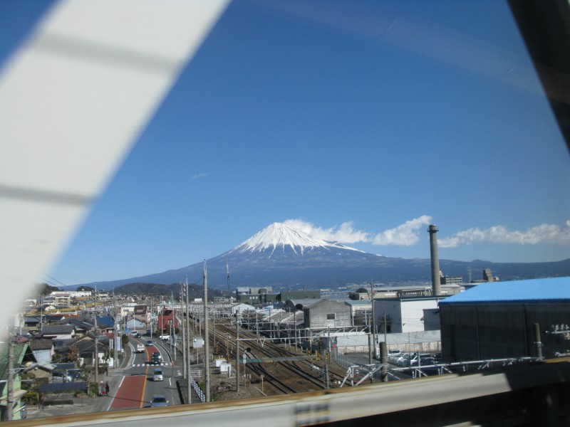 富士川駅をオーバークロス-w