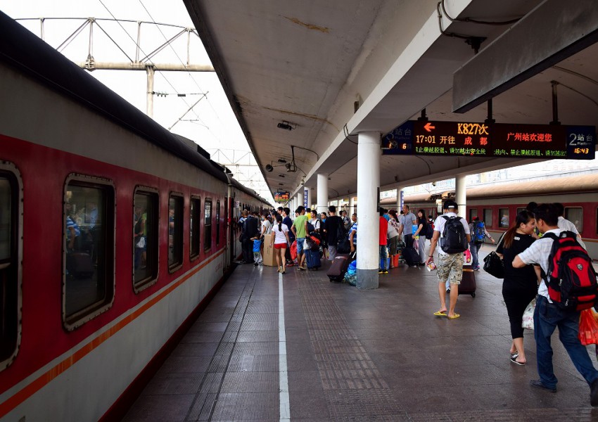 広州駅発車直前の様子