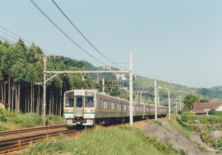 こちらも長編成（7連）であるので静岡以遠行きのものだと、思われる。