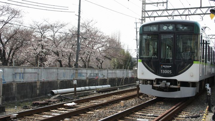 黄檗駅から中書島方面へ５分程の踏切から。