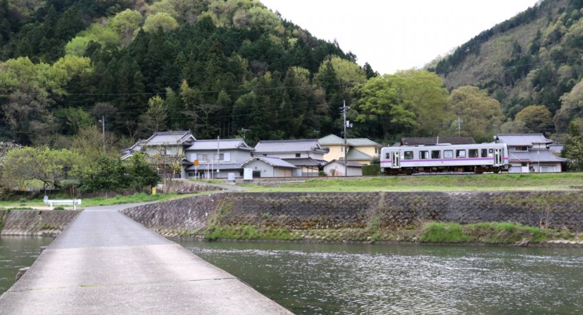 9：25　下川辺・府中間