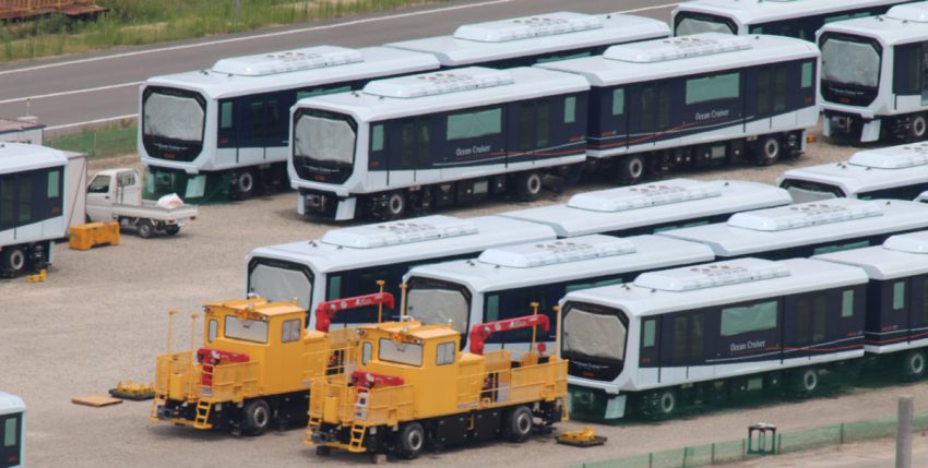 マカオLRT　保線用車両も見える