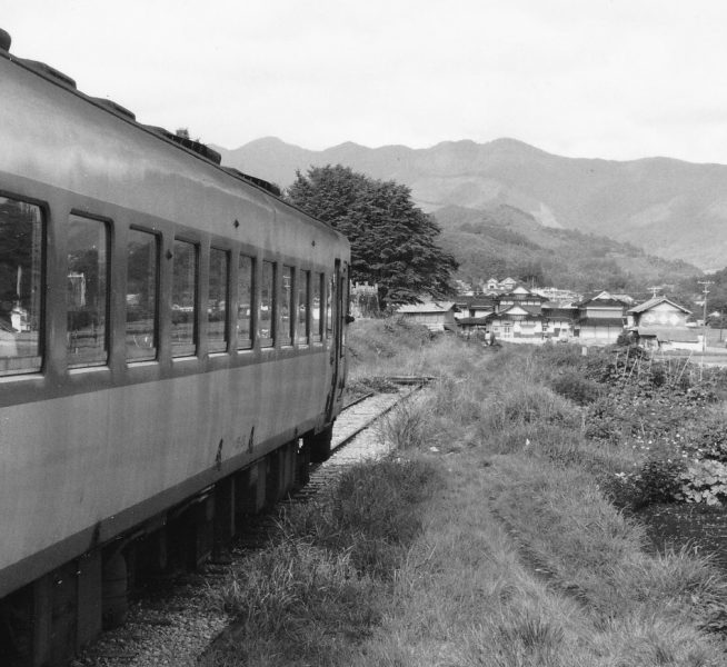 昭和47年9月11日　山守駅にて終端と蒜山方面を望む 