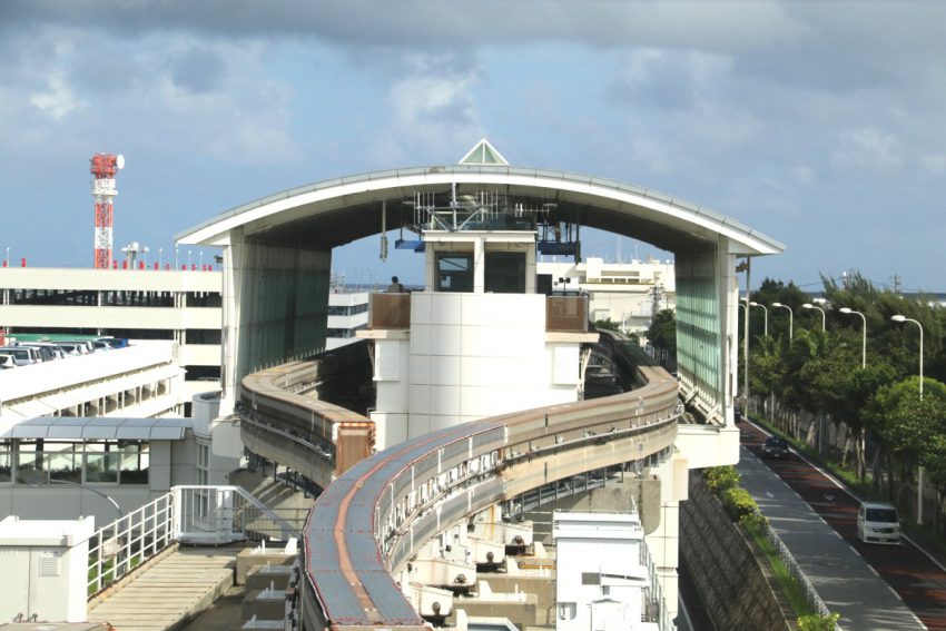 平成28年10月2日　空港駅を発車