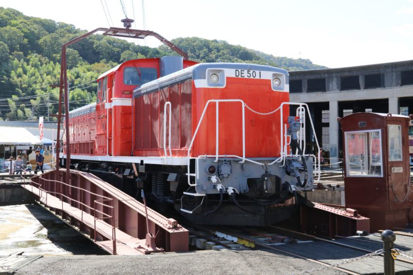 出遅れた悲運の機関車DE501