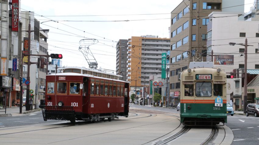 横川駅前のレトロ電車101号と1911号